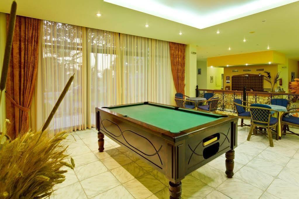 Esperia Hotel 3*