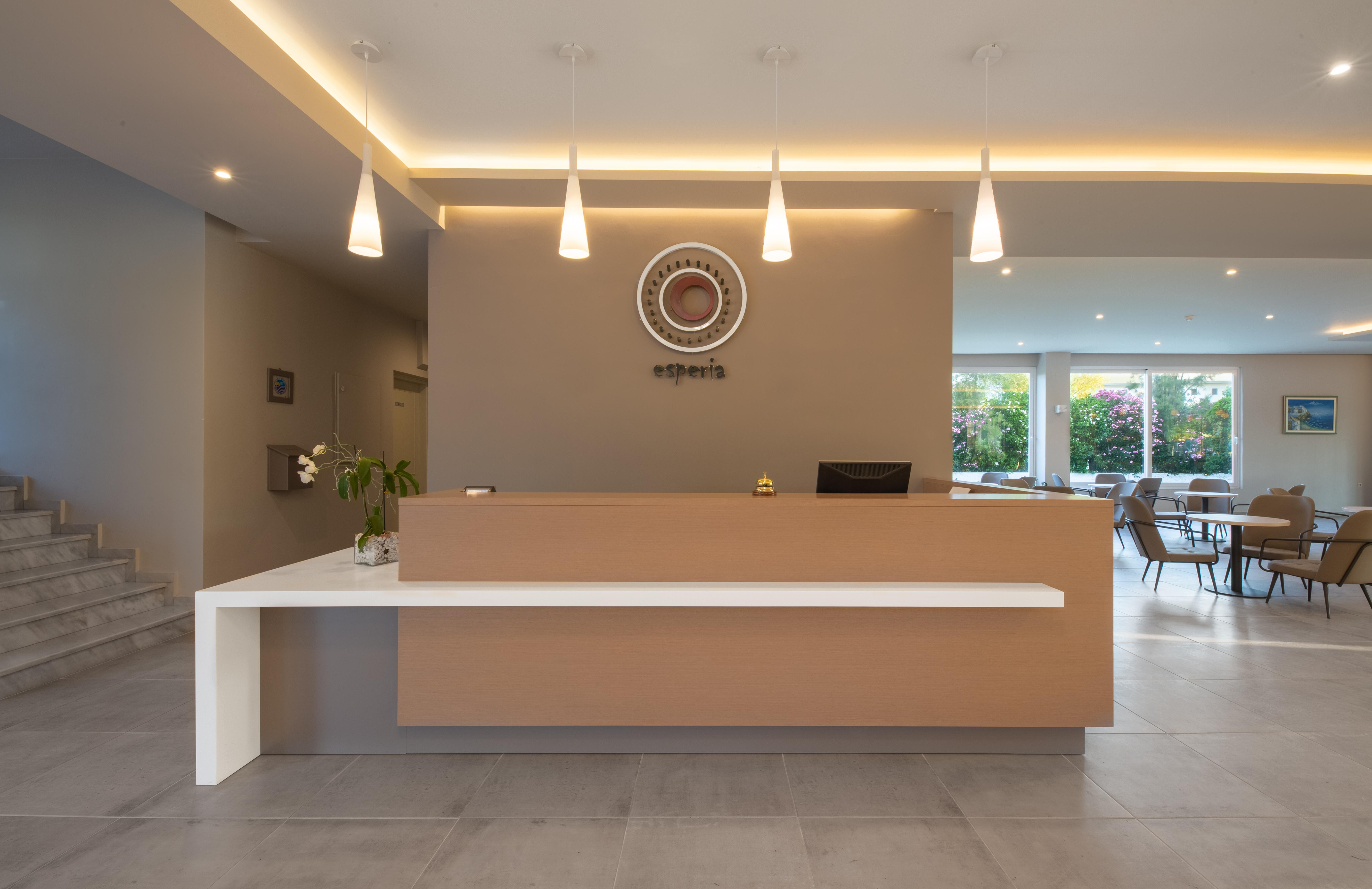 Esperia Hotel 3*